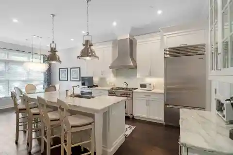 Chic Townhome in Southampton Village