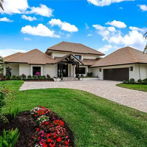 EXQUISITE CUSTOM HOME IN FIDDLESTICKS COUNTRY CLUB