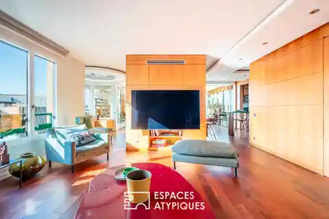 Remarkable Duplex in a Contemporary Building