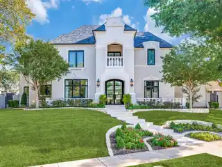 Magical Estate with Gorgeous Grand Interiors