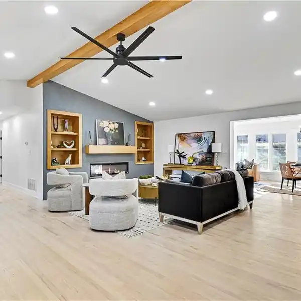 THE PERFECT BLEND OF MODERN LUXURY AND CONVENIENCE