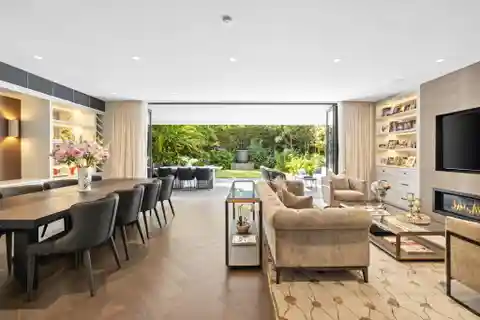 Exquisite Whole Floor Garden Sanctuary of Peace and Tranquillity