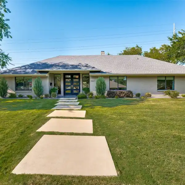ELEGANT REMODEL WITH COVERED PATIO AND TRAIL ACCESS
