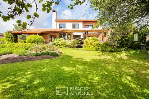 Elegant Architect-Designed Residence