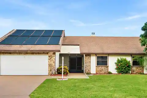 Waterfront Boater’s Paradise with Private Dock