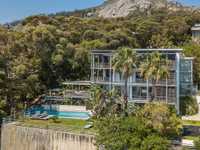 SUPERB FAMILY HOME WITH 360-DEGREE VIEWS