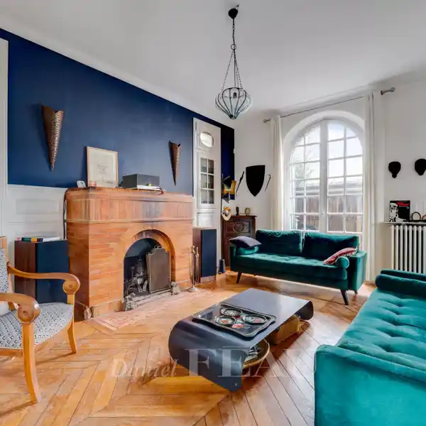 CHARMING PERIOD HOME WITH MODERN RENOVATION