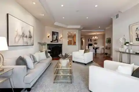 Exquisite Luxury Condo at the Oakhurst