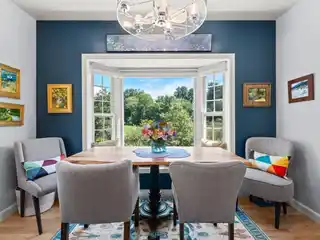 Beautifully Renovated Hunters Ridge Townhome
