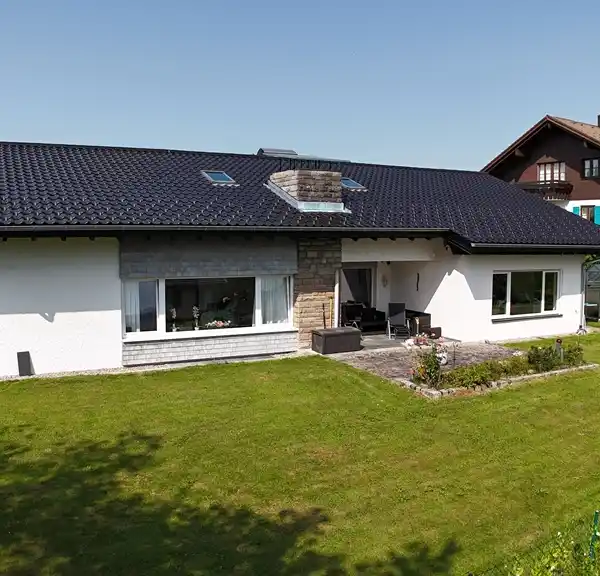 CENTRAL LOCATION MEETS ALPINE IDYLL: YOUR DREAM HOME ON A LARGE PLOT
