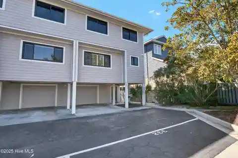 Exceptional Waterfront Unit at the Moorings