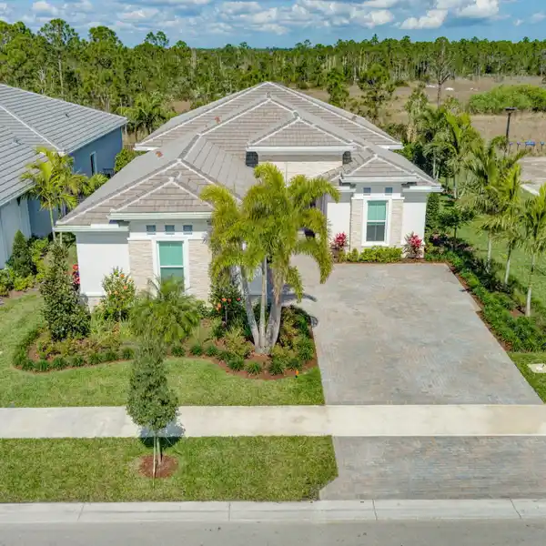 BRIGHT AND AIRY HOME IN THE EXCLUSIVE REGENCY AT AVENIR COMMUNITY
