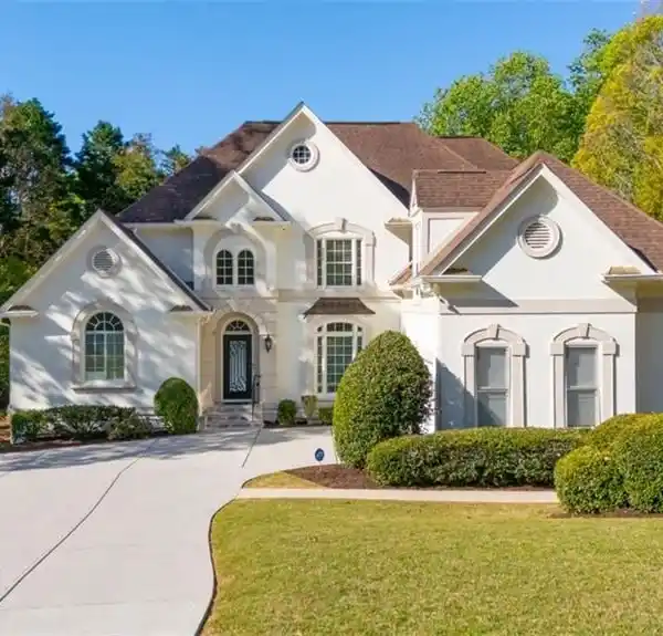 SPACIOUS AND STYLISH HOME WITH PRIVATE WOODED BACKYARD