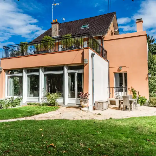 SPACIOUS FAMILY VILLA