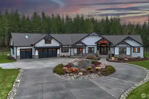 Contemporary Elegance on Nearly Five Acres