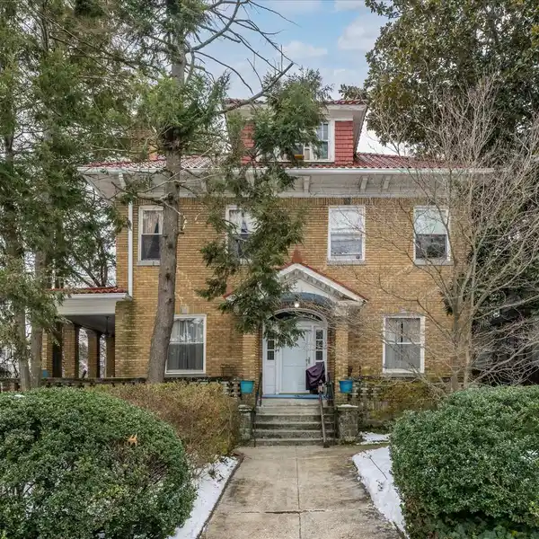 ICONIC CORNER PROPERTY IN PRESTIGIOUS OBSERVATORY CIRCLE