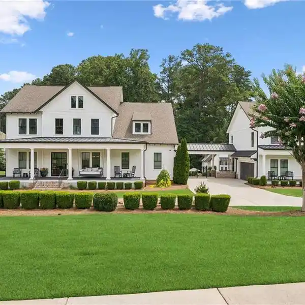 EXTRAORDINARY FORMER MODEL HOME IN THE GROVE