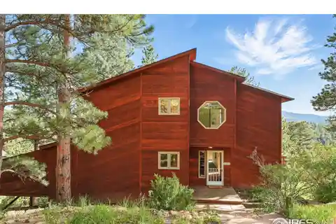 Rustic Elegance Meets Modern Mountain Living