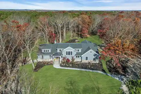 Luxurious Custom-built Home on 4.7 Acres