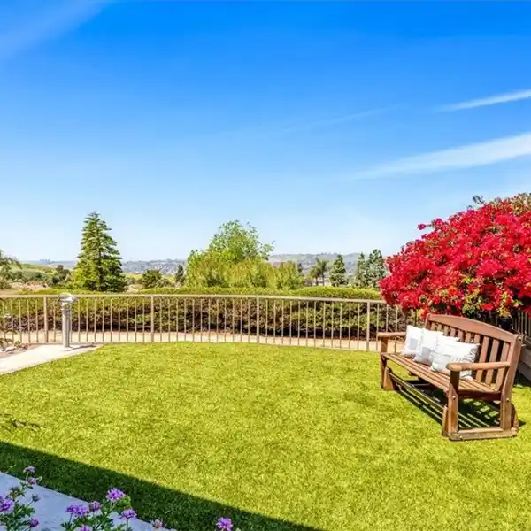 GORGEOUS LOMA VISTA HOME
