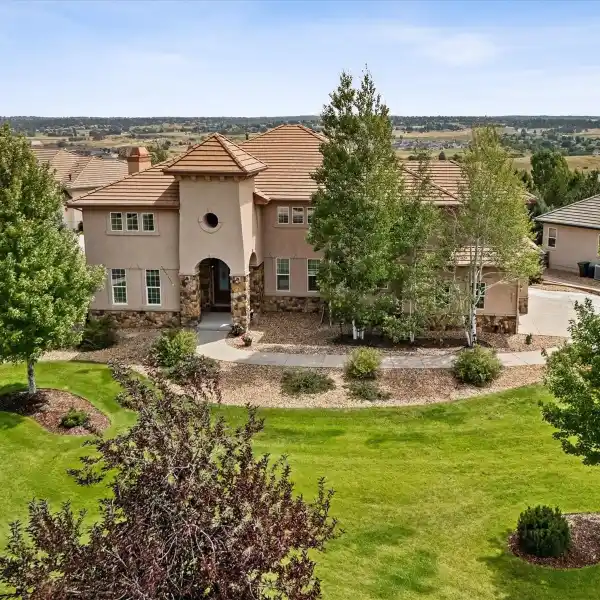 IMMACULATE HOME IN A GATED COMMUNITY