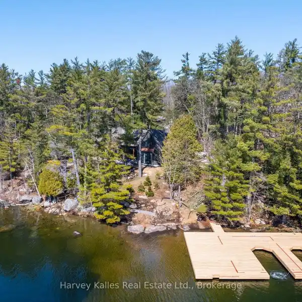 TIMELESS ELEGANCE ON LAKE JOE