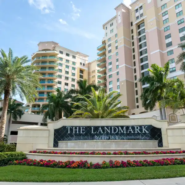 BEAUTIFUL UNIT AT THE LANDMARK