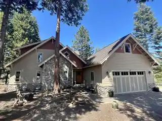 Indoor-Outdoor Bliss in Truckee’s Premier Setting