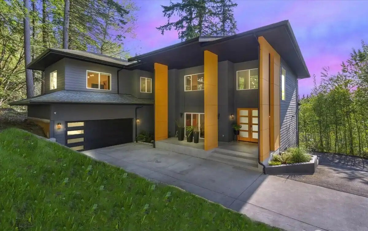 Extraordinary 2.6-acre Property