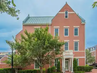 Gorgeous End Unit Townhouse