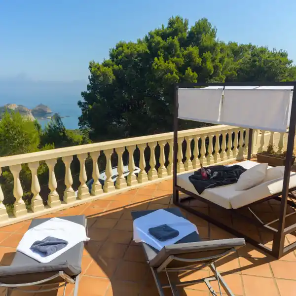 RENOVATED VILLA WITH SPECTACULAR VIEWS