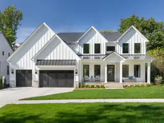 Stunning Modern Farmhouse Near Downtown Naperville
