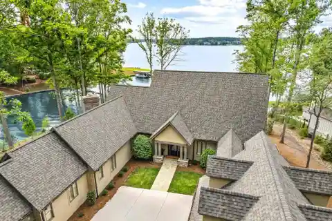 Lakefront Home with Outstanding Panoramic Views