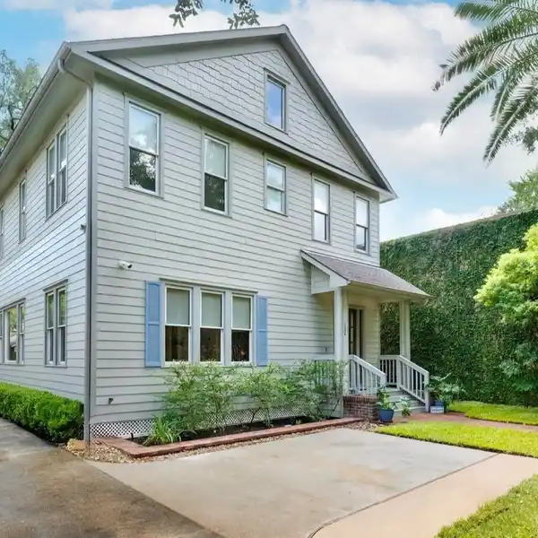 ELEGANT FAMILY HOME NEAR HARVARD ELEMENTARY