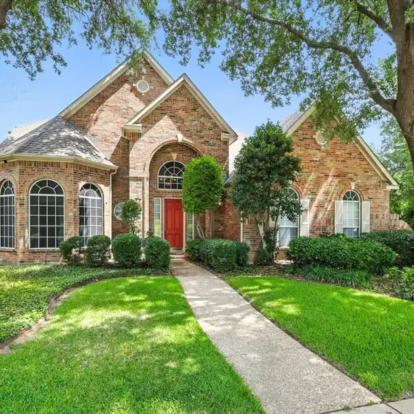 BEAUTIFUL HOME IN  SOUGHT-AFTER STONE LAKES