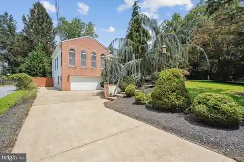 Contemporary Lakewood Estates Home with Large Addition