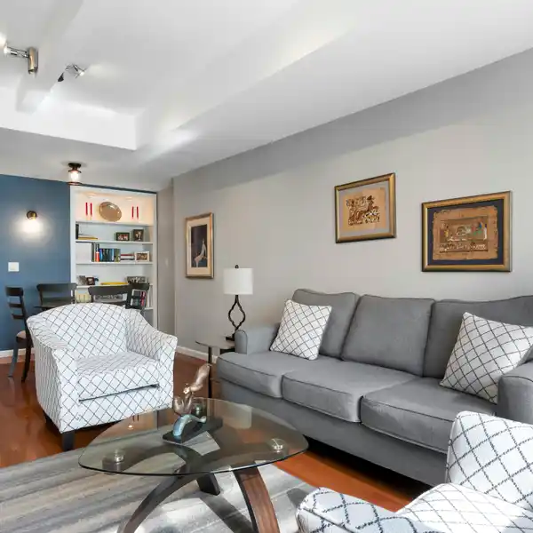 BRIGHT CORNER RESIDENCE IN PRIME LINCOLN SQUARE