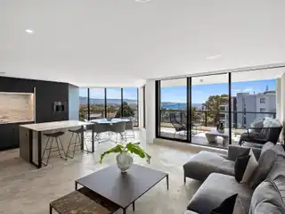 Stunning Apartment with Coastline Views