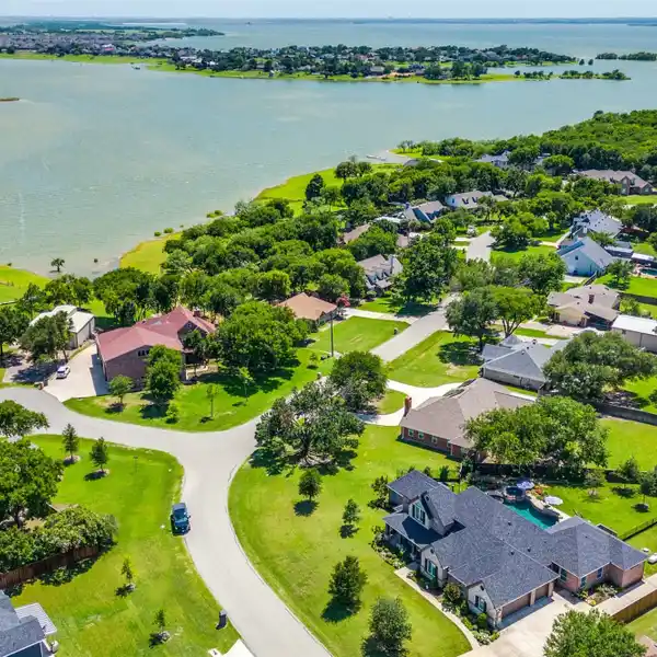 CUSTOM HOME WITH MODERN LUXURY APPOINTMENTS THROUGHOUT