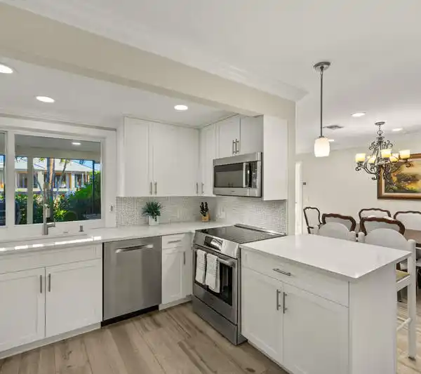 BOATER'S DREAM ON A LOVELY CUL-DE-SAC