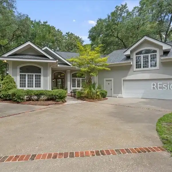 VERSATILE HOME AN PREMIUM PROPERTY