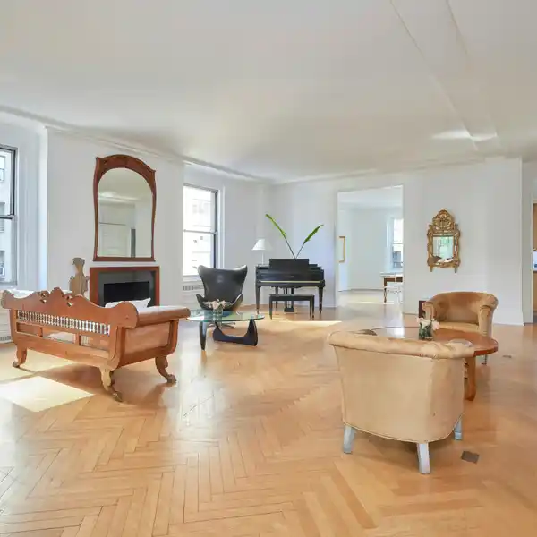 ELEGANT LIGHT-FILLED TWO BEDROOM APARTMENT