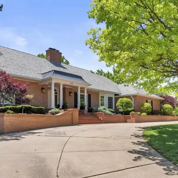 BEAUTIFULLY REMODELED HOME IN A DESIRABLE GATED COMMUNITY