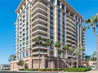 Elevated Elegance in a Prestigious Building at the Plaza
