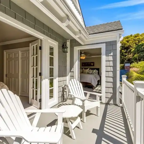 TIMELESS CAPE COVE RESIDENCE