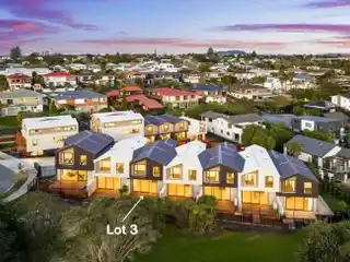 Brand-New Townhouse in Prime Coastal Location