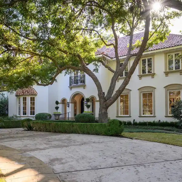 RARE GEM IN THE HEART OF OLD PRESTON HOLLOW