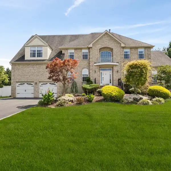 BEAUTIFUL BRICK COLONIAL IN DESIRABLE MARLBORO POINTE