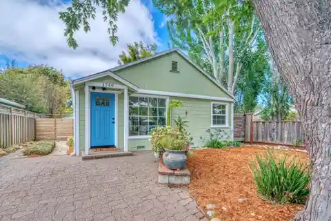 Absolutely Adorable Capitola Beach Bungalow
