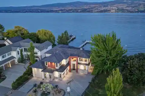 Okanagan Beachfront Haven